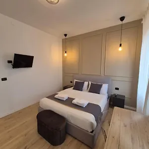  Appartamento Casa Enea - Luxury House Navigli Italia