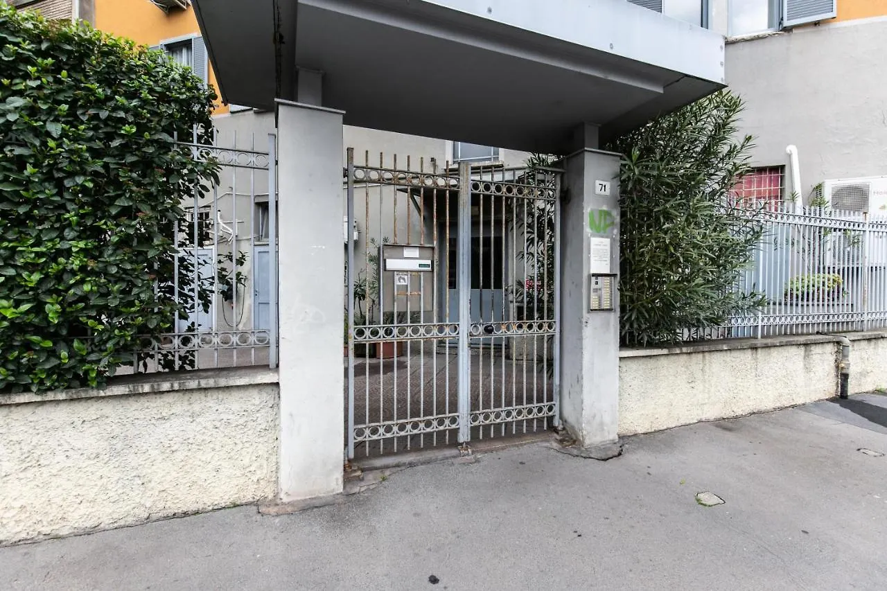 Luxury Nolo Apartment - Subway 100Mt Milano İtalya